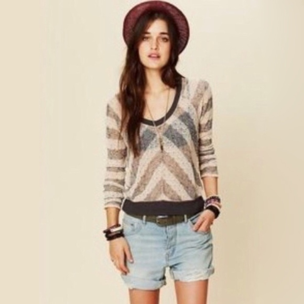 We The Free Grey Cream Chevron knit sweater XS
